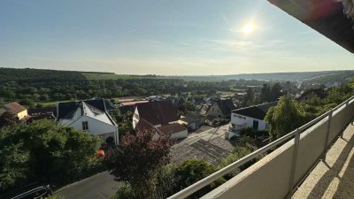 Modernisierte 3,5-Raum-Wohnung mit Balkon in Schonungen