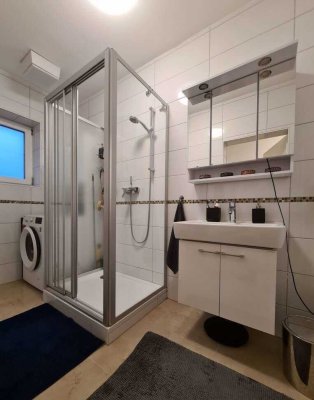 Schöne und gepflegte 1,5-Zimmer-Wohnung mit Balkon und Einbauküche in Deggendorf