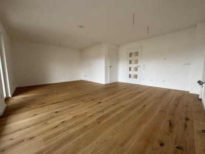 Erstbezug: Attraktive 3-Zimmer Wohnung im 1. OG mit Balkon in Landshut-West