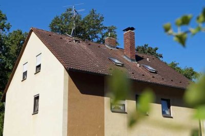 Roßtal S-Bahn Nähe: Schöne 3 Zi. DG-Wohnung in ruhiger Wohngegend zu vermieten