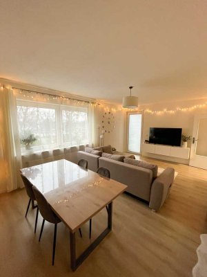 Stilvolle, neuwertige 4-Zimmer-Wohnung mit Balkon und EBK in Gelsenkirchen