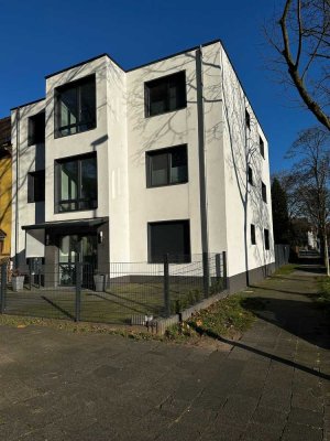 Exklusive Immobilie in Neubauqualität: Moderne 4-Zimmer-Wohnung in 47226 Duisburg