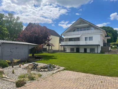 Schönes EFH mit ELW, PV-Anlage, Luftwärme   in Ortsrandlage (Sackgasse)