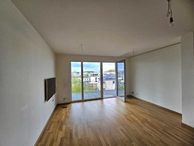 Junge Paare aufgepasst • Tolle 3 Zimmer - Wohnung mit Terrasse (Grünfläche) und Parkett