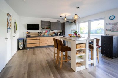 Neuwertige Doppelhaushälfte mit sonnigem Garten