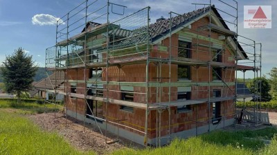 Energieeffizientes Einfamilienhaus mit Wärmepumpe: Erstbezug in Striegistal bei Freiberg & Mittweida