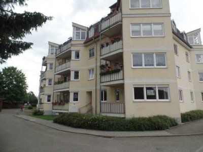 + + + gepflegter Neubau, ruhig,grün,Lift, Carport, EBK, beste Lage + + +