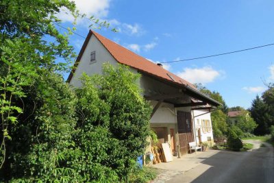 2-Familienhaus mit Anbau, ausgebauter Scheune  und weiterer Baufläche nach § 34 BauGB-provisionsfrei