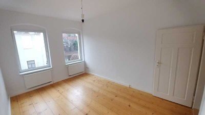Sehr gepflegte 2-Zi.-Wohnung mit Echtholzdielung