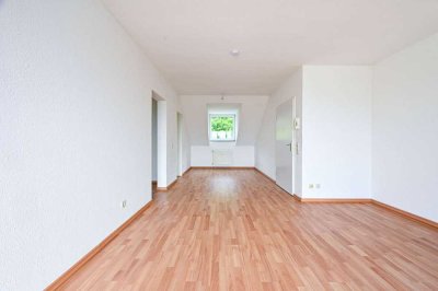 Charmante 2-Zimmer-Wohnung mit Balkon in gepflegtem Mehrfamilienhaus in Hohenstein-Ernstthal