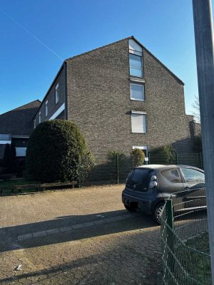 Haus im Haus! Eigentumswohnung mit Hauscharakter über 3 Etagen in Krefeld Bockum zu verkaufen!
