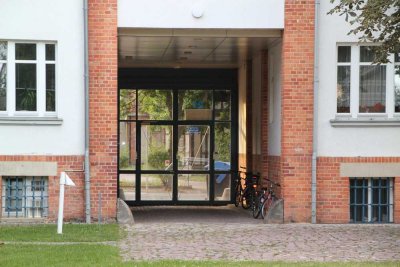 2-Raumwohnung mit Personenaufzug und Balkon wartet auf Sie