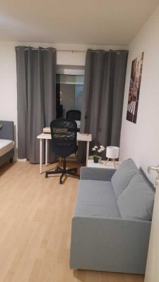 **Komplett renoviertes und voll möbliertes Appartement in Frankfurt-Bockenheim**