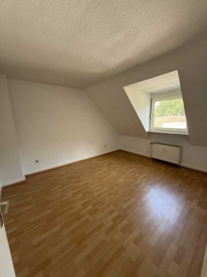 TOP 2,5-Zimmer-Dachgeschosswohnung in Duisburg Untermeiderich