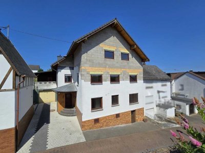 Großes EFH mit Ausbaureserve, Garten, Garage und Stellplatz in ruhiger Lage