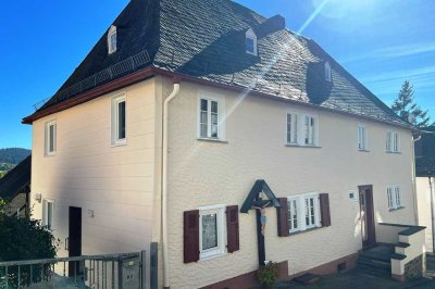 Schmitten-Oberreifenberg: Historisches Wohnhaus in Traumlage