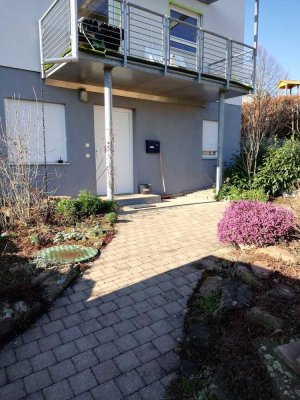 1-Zimmer Wohnung in Pfinztal mit Terrasse, Stellplatz und Garage