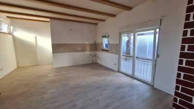 Helle 2-Zimmer Wohnung in Stutensee Hinterhof EG