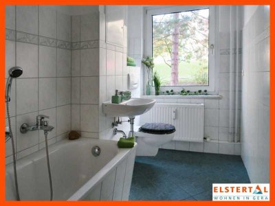 Familienwohnung in zentrale Lage! Neuer Bodenbelag // Bad mit Wanne // Südbalkon!