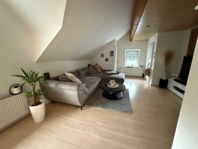 Renovierte 4-Zi-DG-Whg mit neuer EBK und Gartenmitbenutzung in Linnich