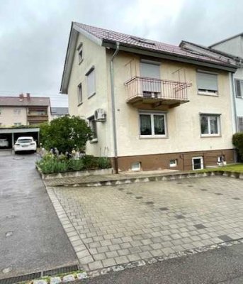 Stilvolle 2-Zimmer-Wohnung, Balkon, Einbauküche und Whirlpool Badewanne in Wernau