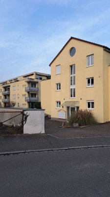 Ansprechende 2-Zimmer-EG-Wohnung inkl. Stellplatz u. EBK in Weil am Rhein, verkehrsgünstig und ruhig