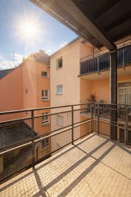 7481 - Renovierte, gut geschnittene 4-Zimmerwohnung mit Balkon nähe Fliederplatz!