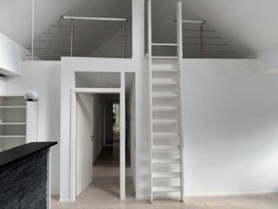 Exklusive 4-Zimmer Dachgeschosswohnung mit Balkon in Stuttgart-Weilimdorf
