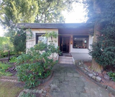 Idyllisches Wochenendgrundstück mit kleinem Bungalow am Ströbitzer Badesee zu verkaufen!