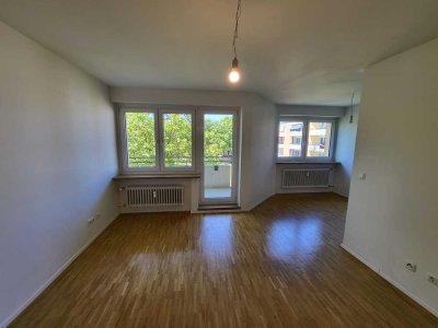 Modernisierte 2-Zimmer-Wohnung mit Loggia in Oberhausen zu vermieten