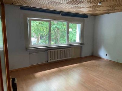 Ansprechende und gepflegte 3-Zimmer-Wohnung mit Balkon in Duisburg