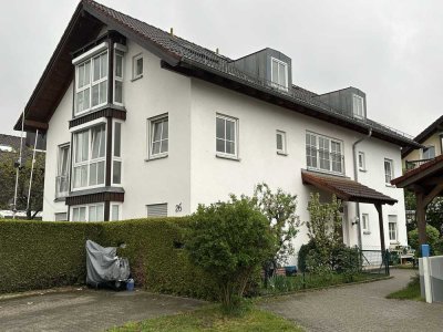 Helle 2-Zimmer-Wohnung mit EBK, Balkon, TG, provisionsfrei in Gilching - renoviert