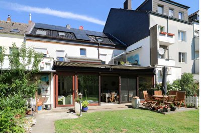 Gepflegtes Mehrfamilienhaus mit Garten in Heerdt!