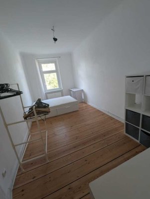 Saniertes, helles, möbliertes WG-Zimmer (15.7qm), 2er WG, Spandau