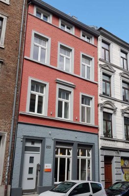 Vollständig renovierte 2-Raum-Wohnung mit Einbauküche in Aachen