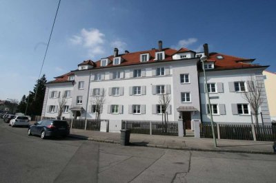 Gemütliche 2 ZKB DG Wohnung