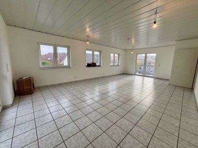 Gemütliche 2-Zimmer-Wohnung mit Terrasse, Balkon und großzügigem Wohnbereich