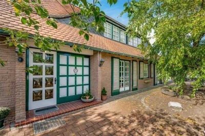 Exklusives Wohnhaus mit Wintergarten und Pool