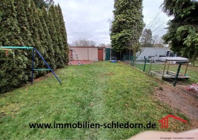 Erdgeschoss-Maisonettewohnung mit Terrasse, Garten und Garage in Oberhausen Schwarze Heide