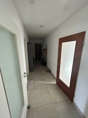 3,5-Zimmer-Altbauwohnung | 85 m² | EG | Garage inkl. | sofort frei