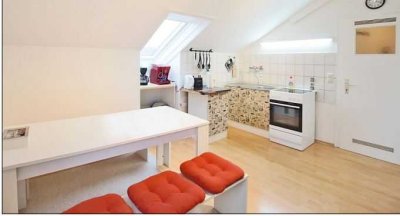 Direkt an Hochschule Koblenz: Helle, gepflegte 2-Zimmer Wohnung inklusive Einbauküche