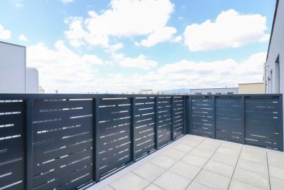 Penthouse-Highlight: Großzügige 4-Zi.-Wohnung mit sonniger Dachterrasse, Balkon & TG-Stellplatz!