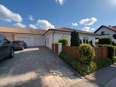 gepflegter Bungalow mit Terrasse u. Garten