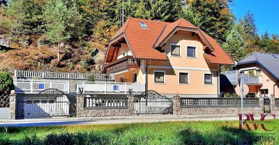Sehr gepflegtes, geräumiges Einfamilienhaus mit großer Terrasse, Garten und Garage in Pörtschach!