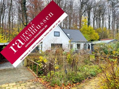 ASMUSSEN IMMOBILIEN - Das Haus am Wald - ca. 200 m zur Förde - einmalige Chance