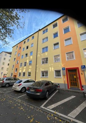 Sanierte 2-Zimmer-Wohnung mit Einbauküche in Nürnberg