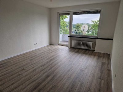 Helle, frisch renovierte 3-Zimmer-Wohnung mit Balkon