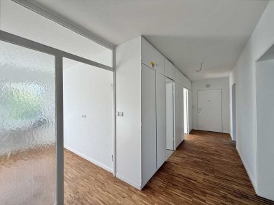 Großzügige + helle 3-Zimmer-Wohnung mit Balkon in guter Lage