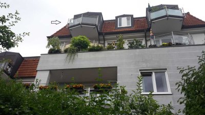 Schöne 2-Zimmer-Dachgeschosswohnung mit Balkon und EBK
