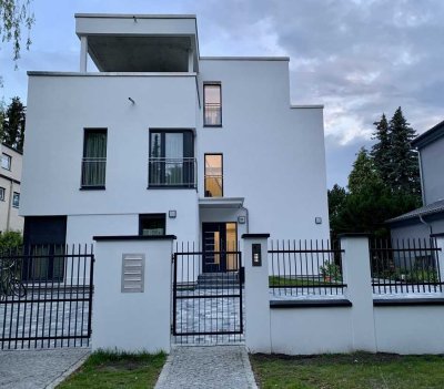Luxuriöse 3-ZimmerLuxuriöse Garten- Maisonette-Wohnung im Oberhofer Weg, Lichterfelde Ost